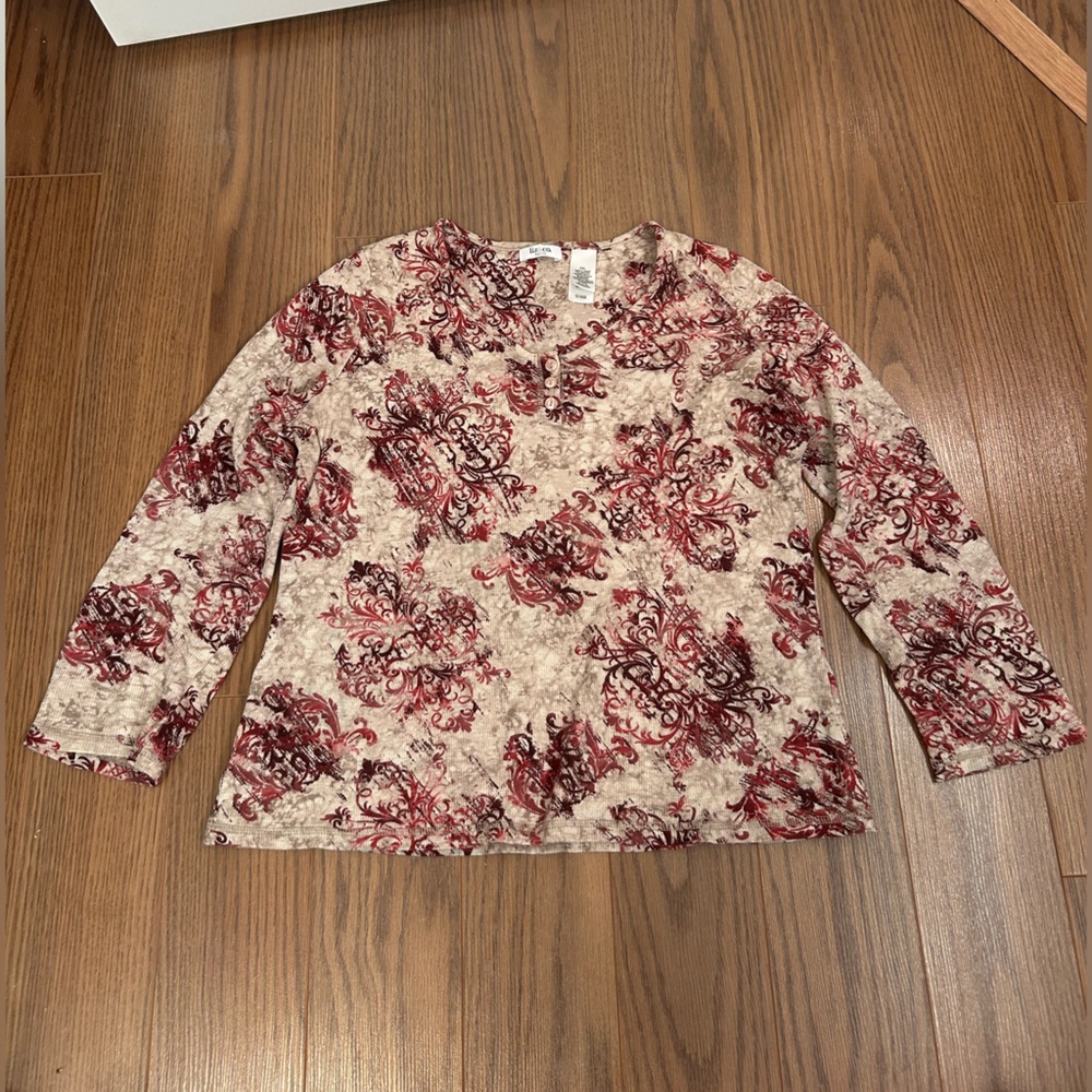 Patterned 3/4 length sleeve top